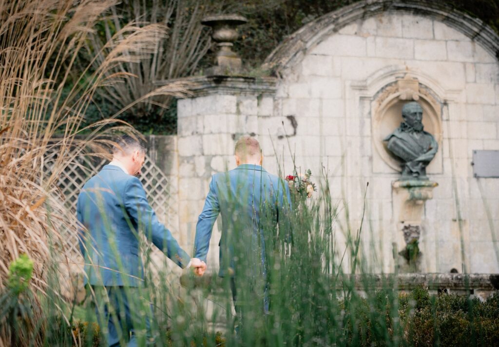 reportage mariage naturel photographe périgueux couple en mouvement